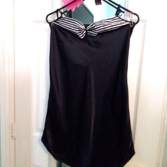 SLEEPWEAR   - Picture 1 of 7